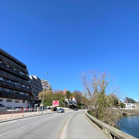 Riverfront Haven Family'S Choice With Free Garage 포르투 외부 사진