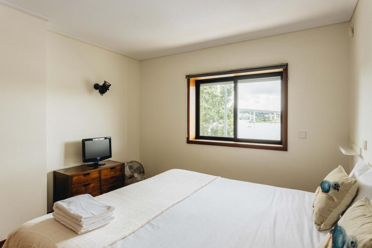 Riverfront Haven Family'S Choice With Free Garage 포르투 외부 사진