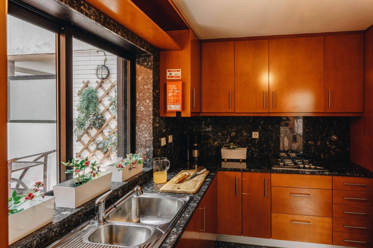 Riverfront Haven Family'S Choice With Free Garage 포르투 외부 사진