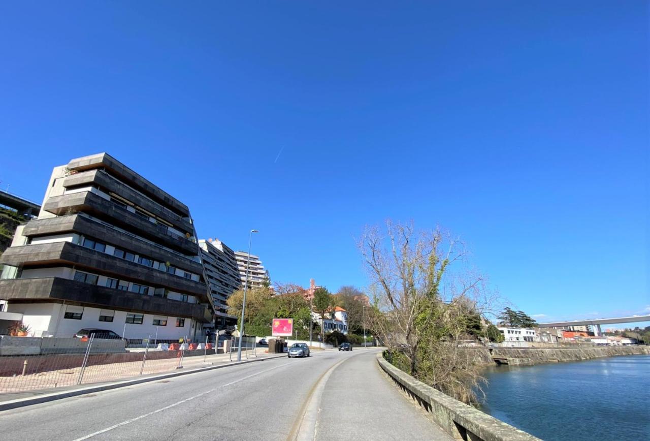 Riverfront Haven Family'S Choice With Free Garage 포르투 외부 사진